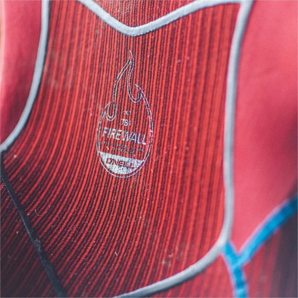 ONeill-Psyco-Tech-64mm-Chest-Zip-Hooded